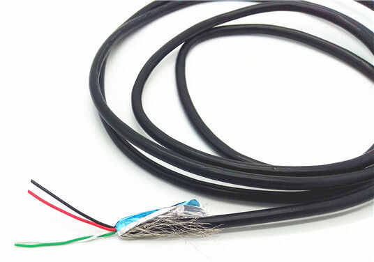 Câble Ethernet Cat5e avec gaine en PVC résistant aux UV, conducteur en cuivre nu et rouleau de 305 m pour une communication réseau à haute vitesse